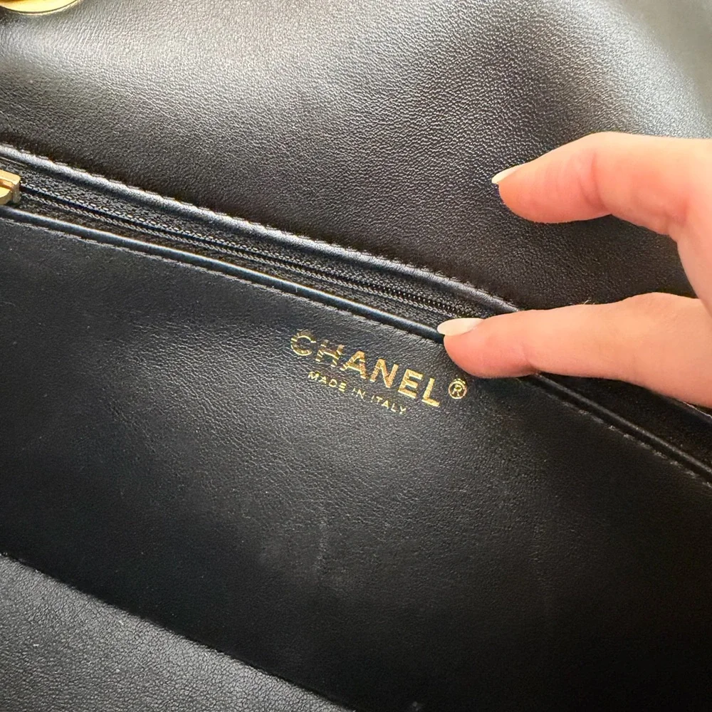 CHANEL Shearling Teddy Lambskin Black Medium Flap Bag - Picture 12 of 16